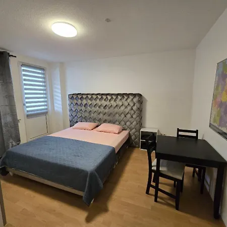 Charmantes Zimmer, Geteilte Kueche & Bad Rum i privatbostad