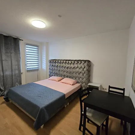 Rum i privatbostad Charmantes Zimmer, Geteilte Kueche & Bad