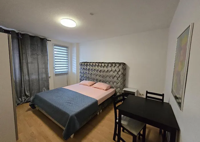 民宿 Charmantes Zimmer, Geteilte Kueche & Bad