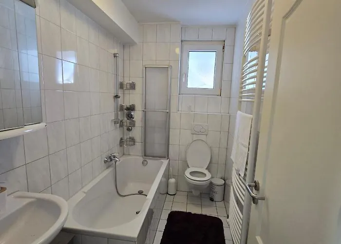 民宿 Charmantes Zimmer, Geteilte Kueche & Bad