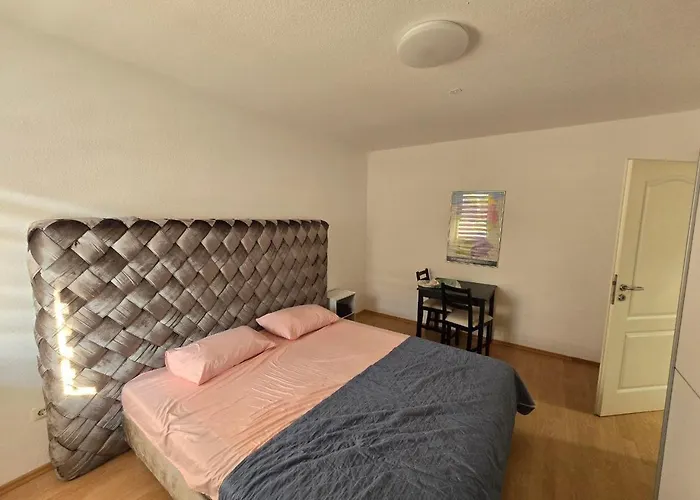 民宿 Charmantes Zimmer, Geteilte Kueche & Bad