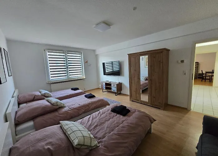 Charmantes Zimmer, Geteilte Kueche & Bad 民宿 *